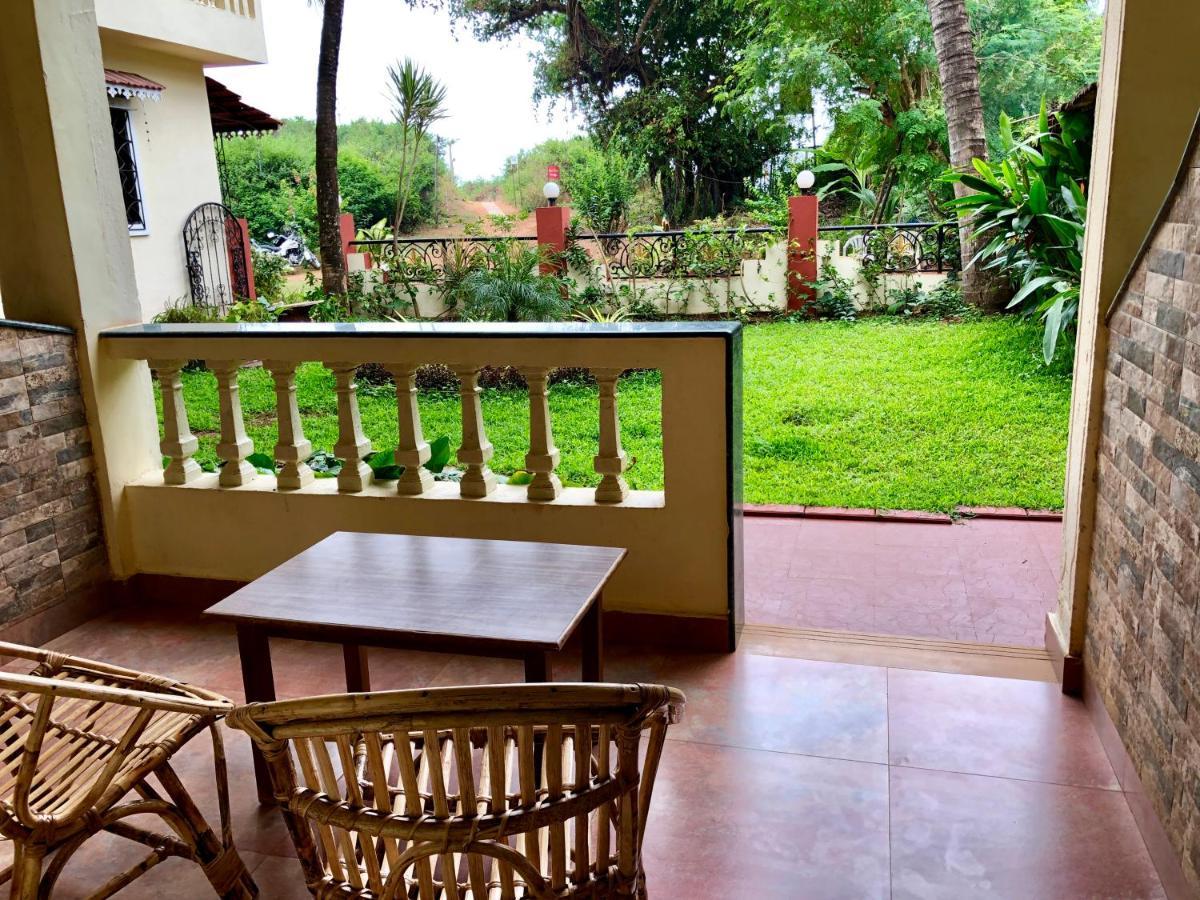 Shanu'S Seaside Inn - A Family-Run Guesthouse Just 100 Metres From Candolim Beach Exterior foto